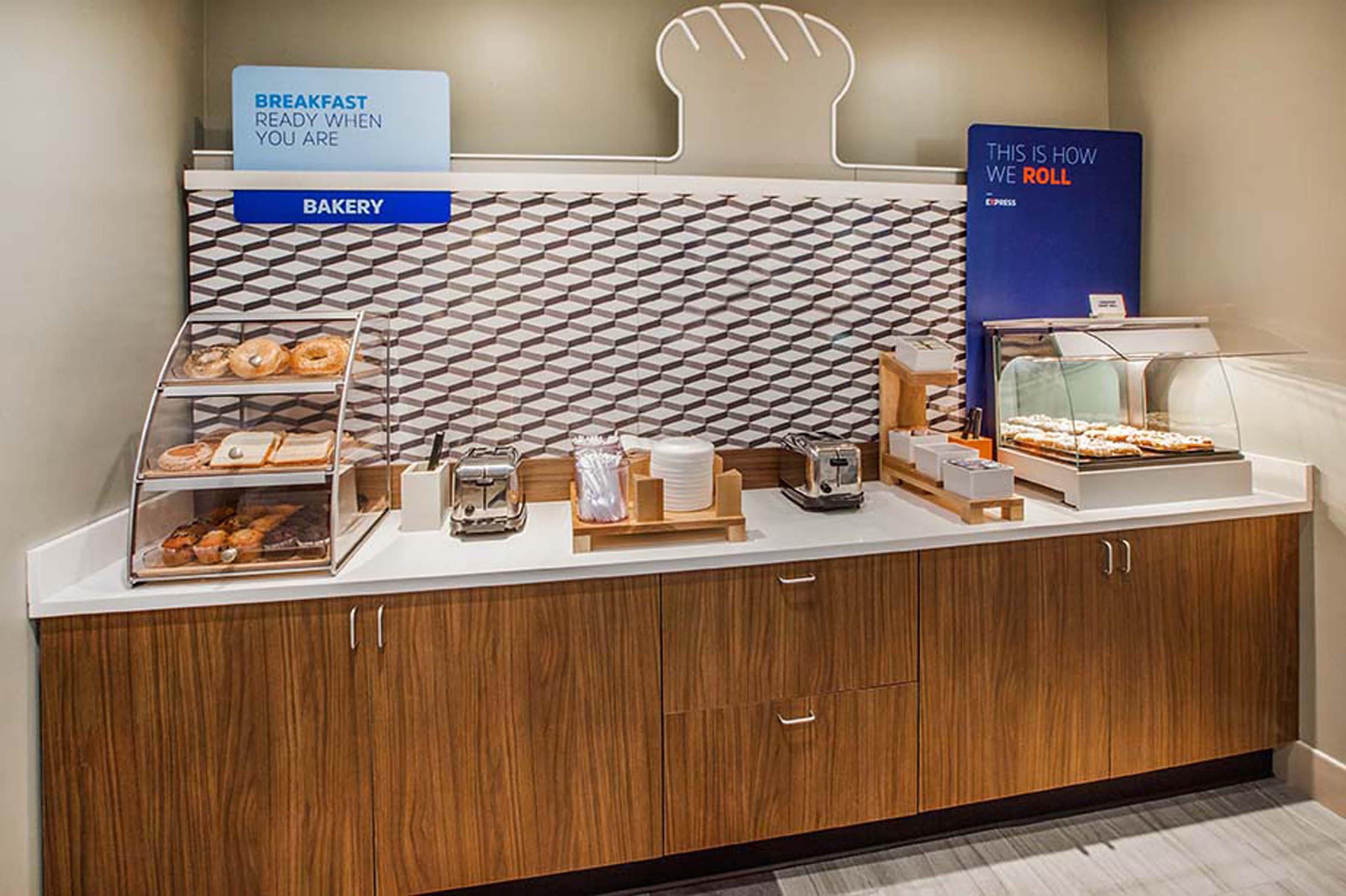 Holiday Inn Express Milford By Ihg Εξωτερικό φωτογραφία